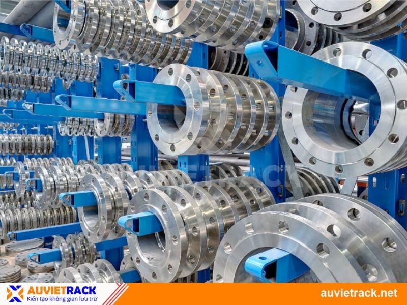 Hệ thống kệ tay đỡ chuyên dùng để lưu trữ các thanh kim loại